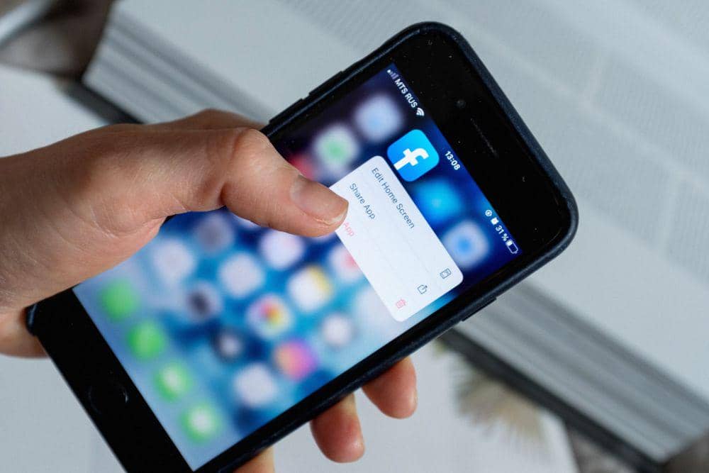 ilustrasi uninstall aplikasi (pexels.com/ready made)