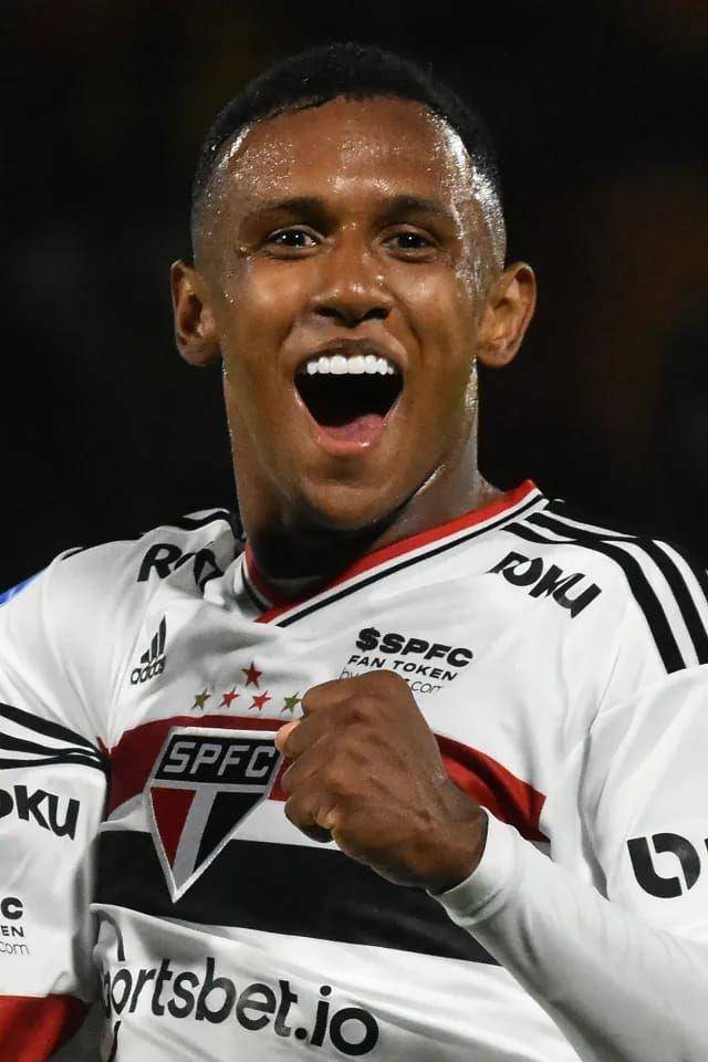 Marquinhos tandatangani kontrak dengan Arsenal (thesun.co.uk)