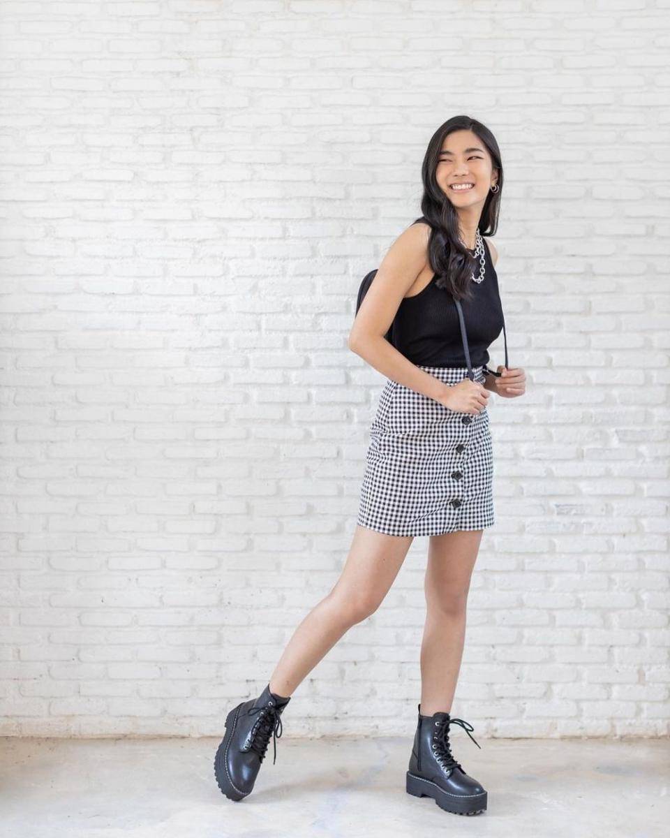 refrensi outfit feminim ala Goy Arachaporn (instagram.com/goyyog)