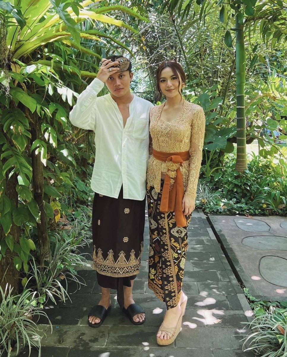 kebaya ala Mahalini (instagram.com/mahaliniraharja)