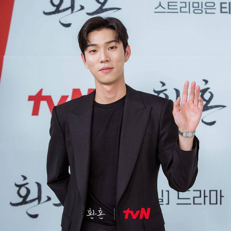 Yoo In Soo saat Konferensi Pers Alchemy of Soul (instagram.com/tvn_drama)
