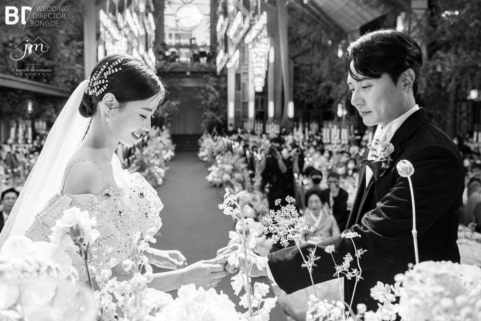 Andy Shinhwa dan Lee Eun Joo (instagram.com/andyofficial___/)