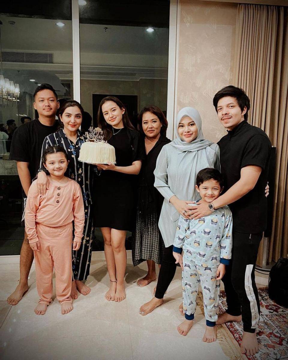potret kejutan ultah Sarah Menzel (youtube.com/thehermansyaha6world)