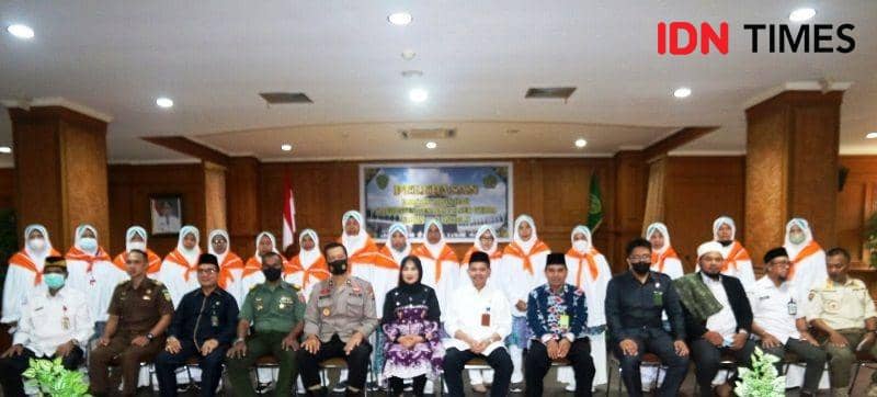 Jemaah Haji asal Penajam Paser Utara Diberangkatkan ke Tanah Suci
