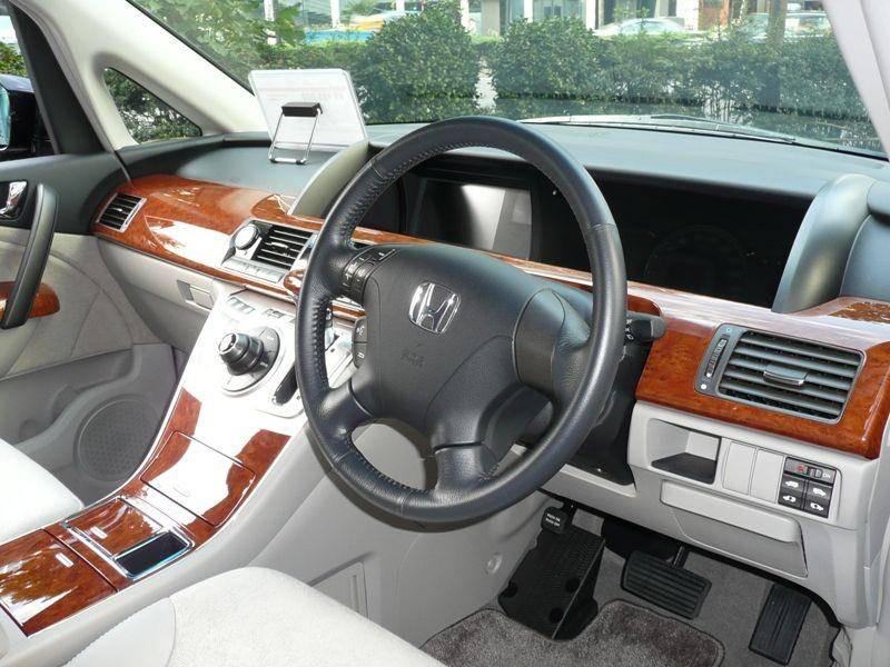 Honda Elysion (wikipedia.org)