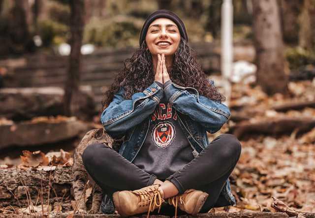 ilustrasi meditasi transendental (unsplash.com/Omid Armin)