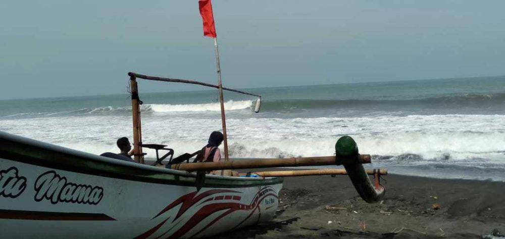 Gelombang pasang di pantai selatan Bantul.(daruwaskita)