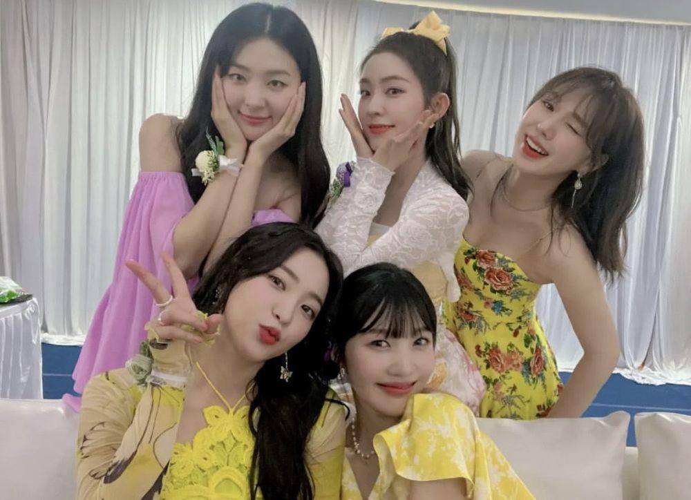 Red Velvet saat menghadiri acara ALLOBANK FESTIVAL (instagram.com/redvelved.smtown)