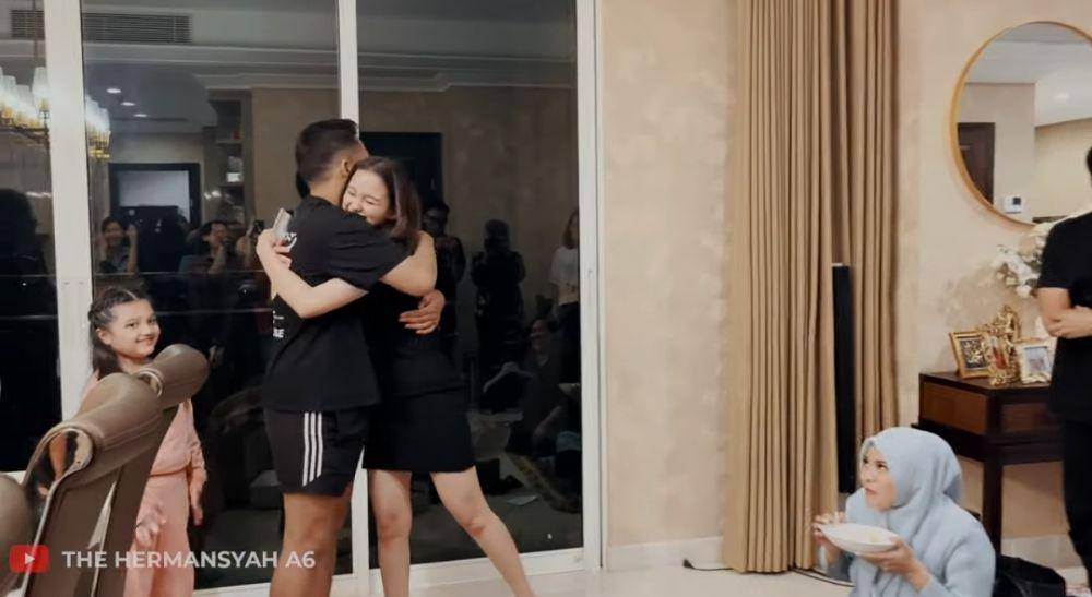 Sarah Menzel ulang tahun. (youtube.com/The Hermansyah A6)