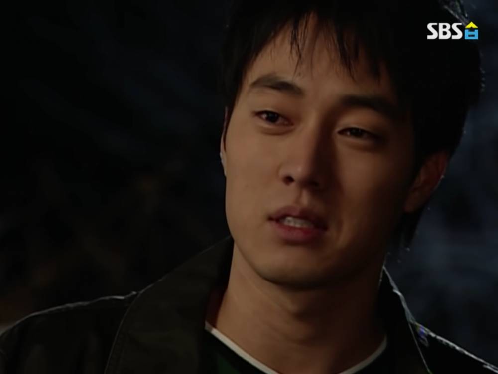 So Ji Sub di drama What Happened in Bali (youtube.com/SBS NOW / SBS 공식 채널)