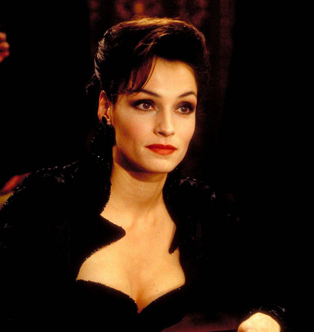 potret Famke Janssen sebagai Xenia Onatopp di GoldenEye (dok. 007 Official Site)