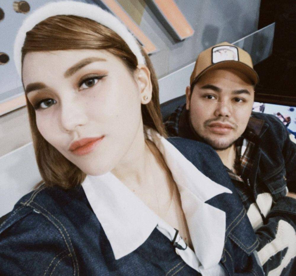 potret Ayu Ting Ting mengenakan bando (instagram.com/ayutingting92)