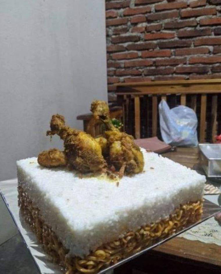 potret apes makanan hajatan (instagram.com/humorsantuy)