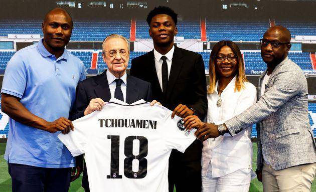 Aurelien Tchouameni ketika diperkenalkan sebagai pemain baru Real Madrid. (football-espana.net)