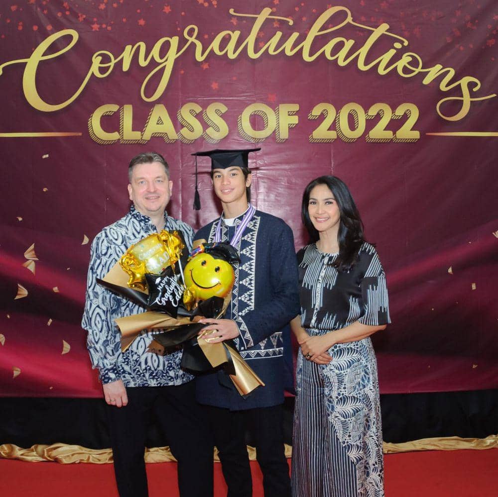 Momen kelulusan SMP Eddy Meijer. (instagram.com/emjkt)