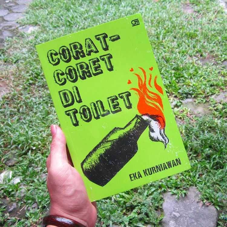 buku Corat-coret di Toilet (instagram.com/warungsastra)