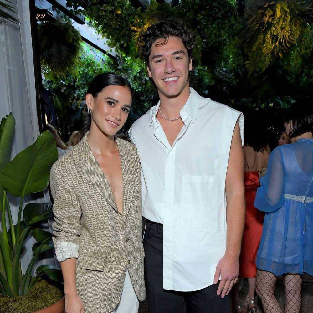 Belmont Cameli & Emma Pasarow (instagram.com/belmontcameli)