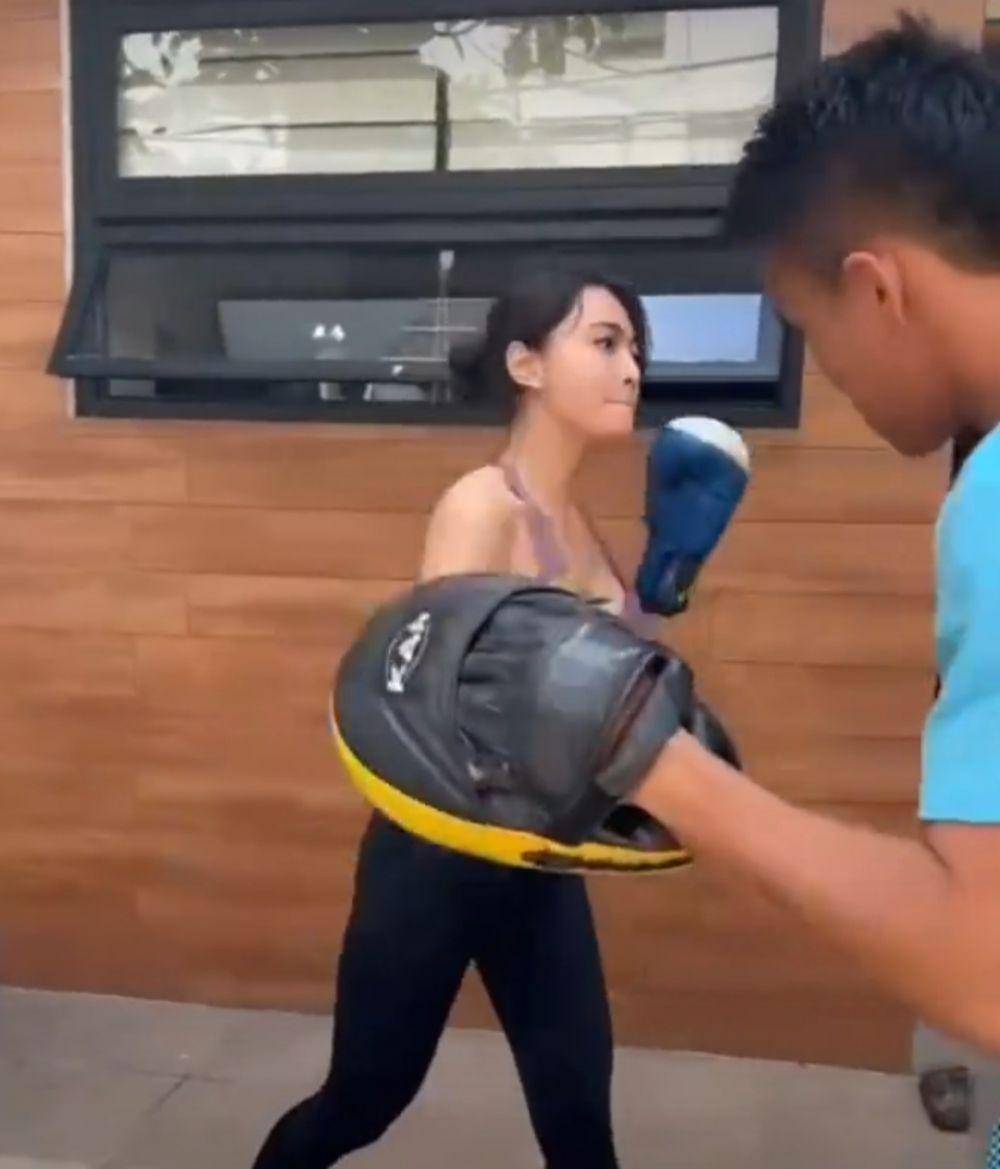 Wika Salim berlatih Muay Thai. (instagram.com/aragym_paja)