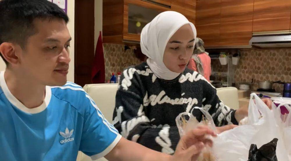 Citra Kirana dan Rezky Adhitya (dok. youtube.com/Ciky Citra Rezky)