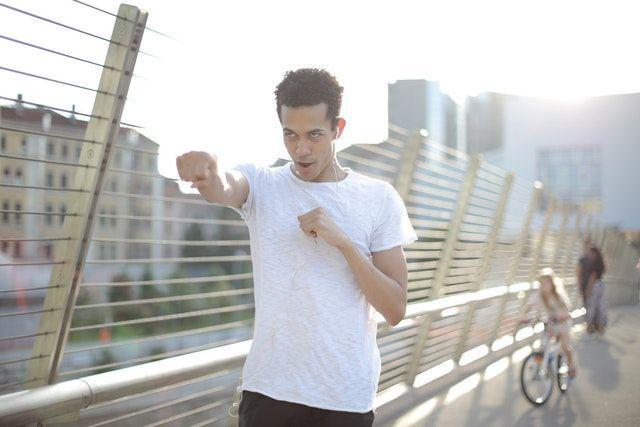 6 Tips Jaga Diri dari Segala Ancaman, Selalu Hati-Hati