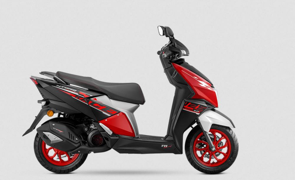 Mengubah mode berkendara di TVS Ntorq 125 Race XP bisa lewat perintah suara (TVS)
