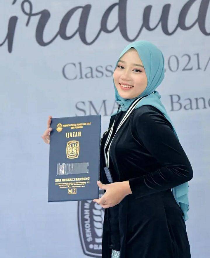 Wisuda Camillia Laetitia Azzahra. Instagram.com/ataliapr