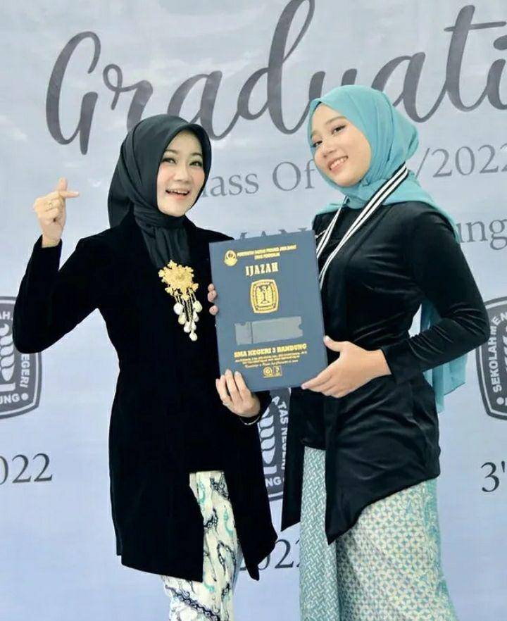 Wisuda Camillia Laetitia Azzahra. Instagram.com/ataliapr