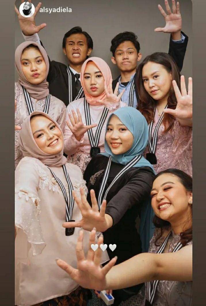 Camillia Laetitia Azzahra dan teman. Instagram.com/camilliazr