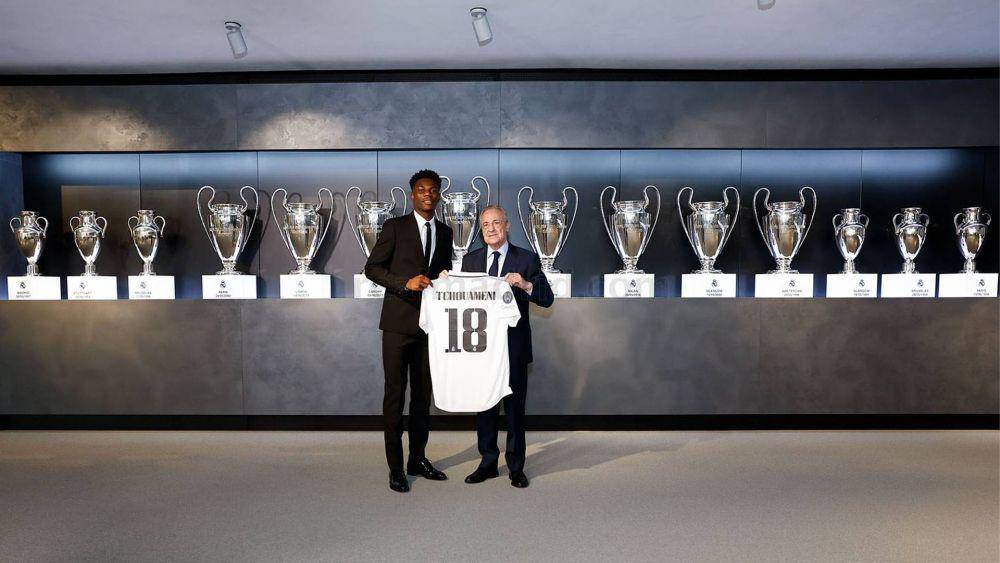 Aurélien Tchouaméni diperkenalkan Real Madrid (realmadrid.com)