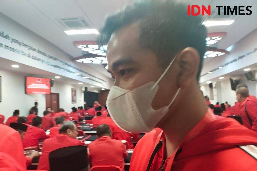 Gibran Rakabuming Raka hadiri Rakor Kepala/Wakil Kepala Daerah di Sekolah Partai PDIP (IDN Times/Ilman Nafi'an)