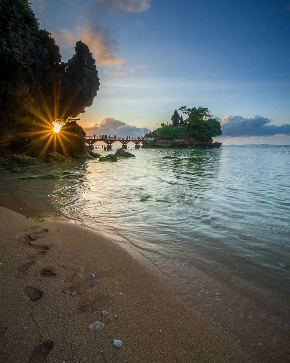 potret Pantai Balekambang (instagram.com/Tulussusanto1)