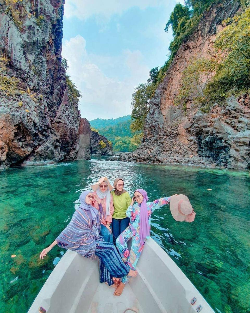 Gua Sarang (instagram.com/una.nana95)
