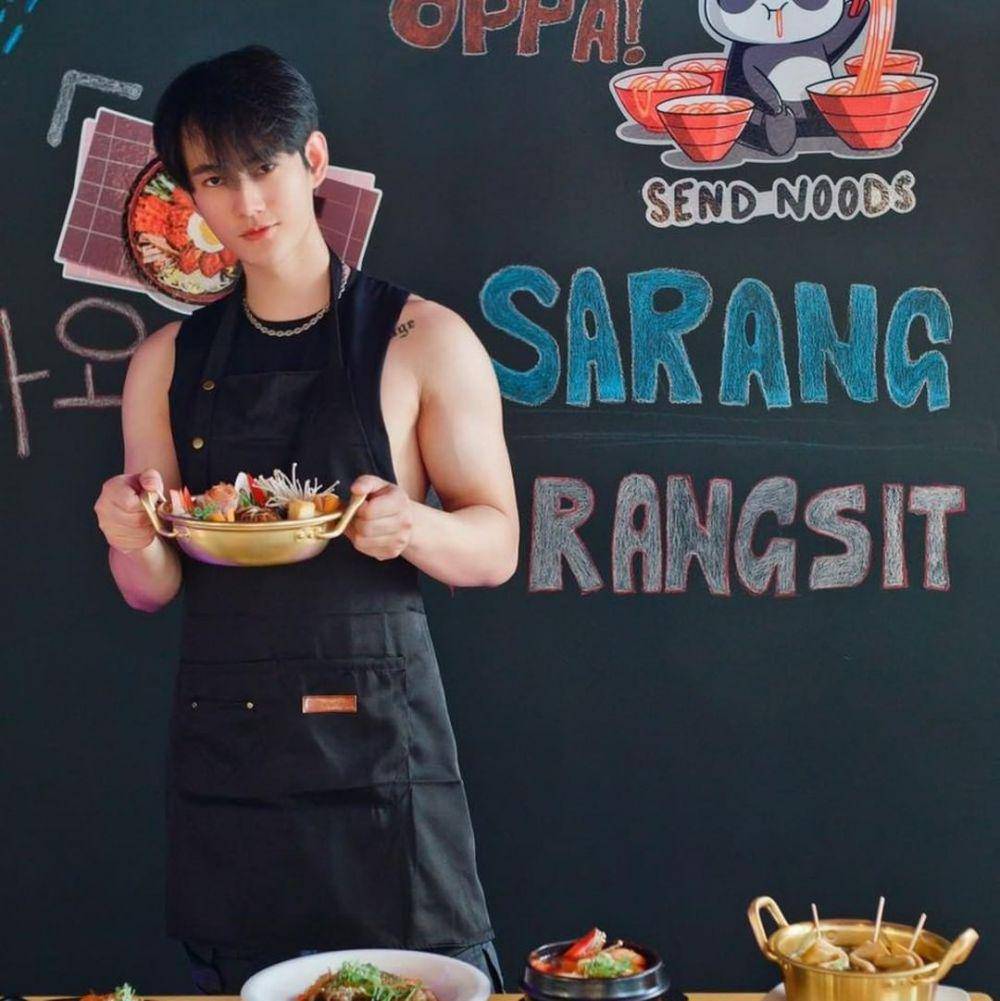 Pavel Phoom (instagram.com/sarangrangsit)