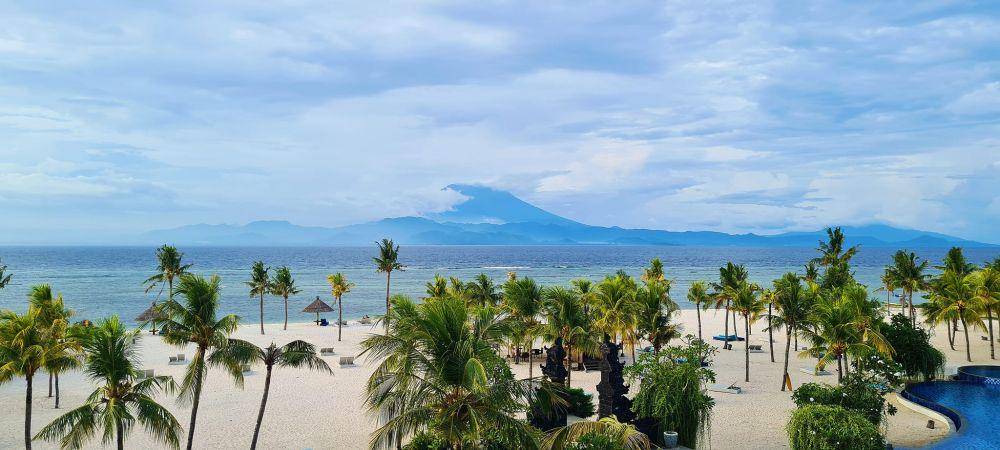 Pemandangan dari Mahagiri Resort (dok. pribadi/Anne Yaa)