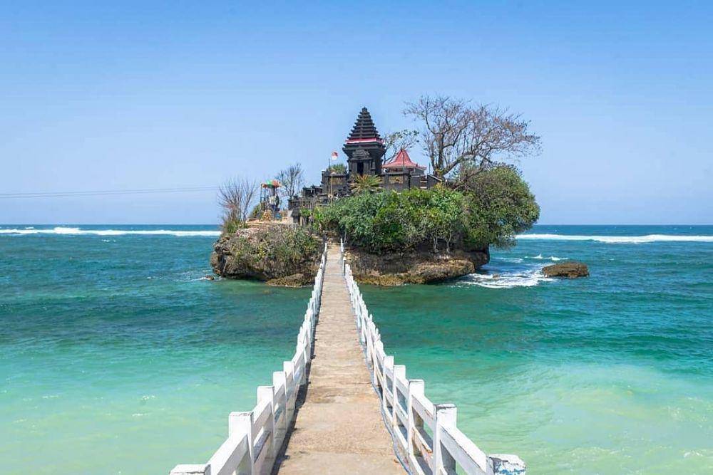 potret Pantai Balekambang (instagram.com/Balekambangmalang)