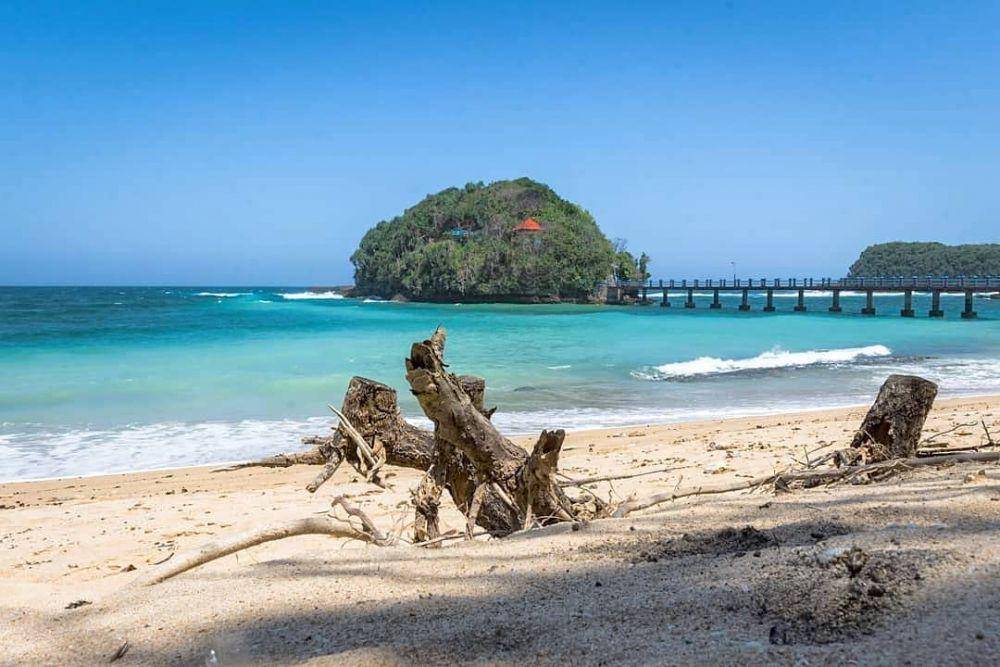 potret Pantai Balekambang (instagram.com/Balekambangmalang)