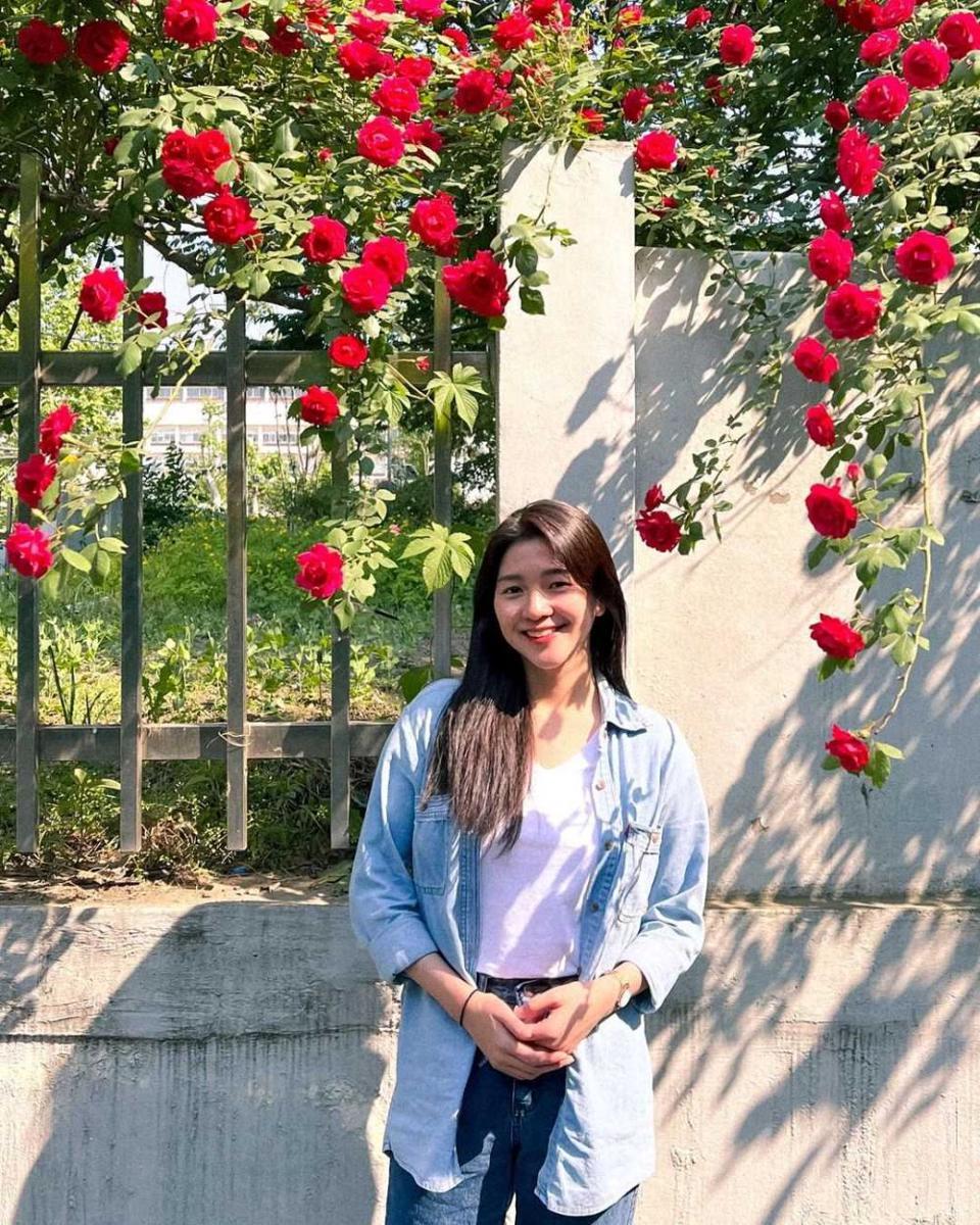 10 Padu Padan Outfit ala Youtuber Amelia Tantono, Fashionable Banget