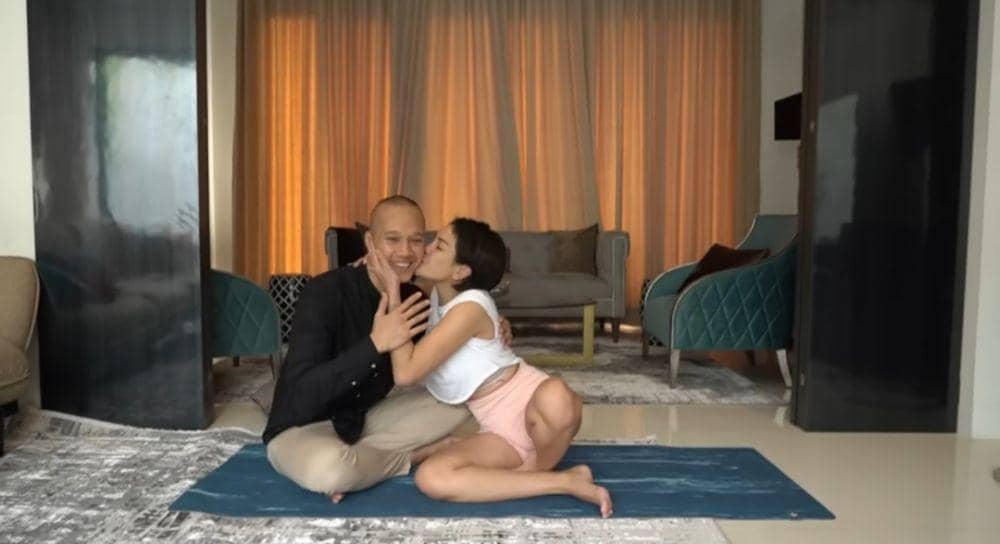 Nikita Mirzani dikeretek Bima Aryo. (instagram.com/BEEMZ ARYO)