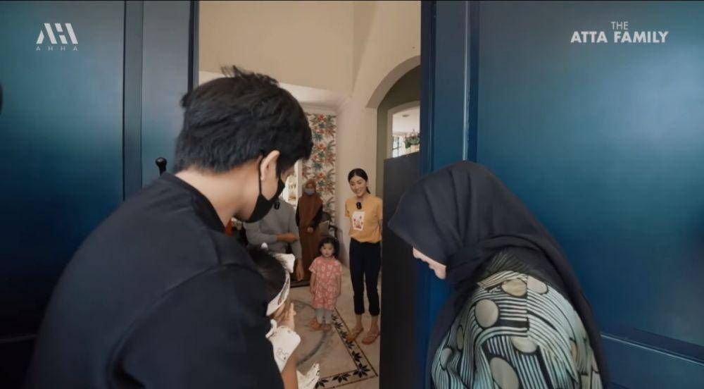 Atta, Aurel, dan Ameena bertamu ke rumah Ruben Onsu. (youtube.com/AH)