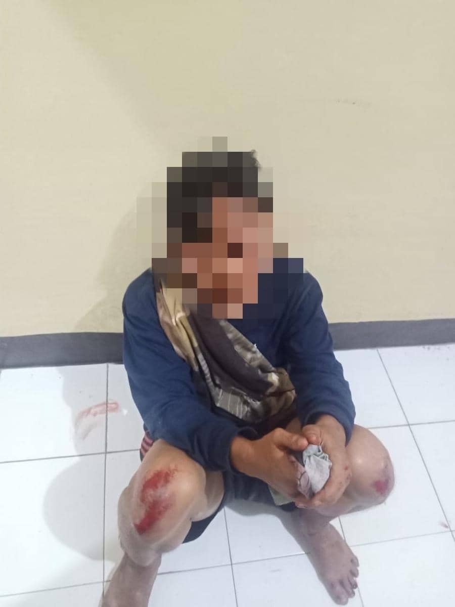 Apes! Pencuri Motor di Lombok Dilempar Batu dan Jatuh ke Selokan