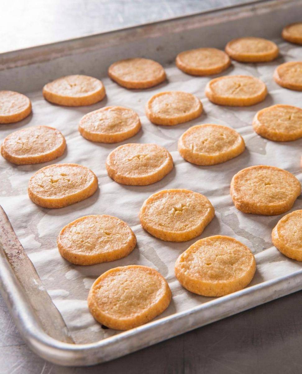 cheese cracker (instagram.com/testkitchen)