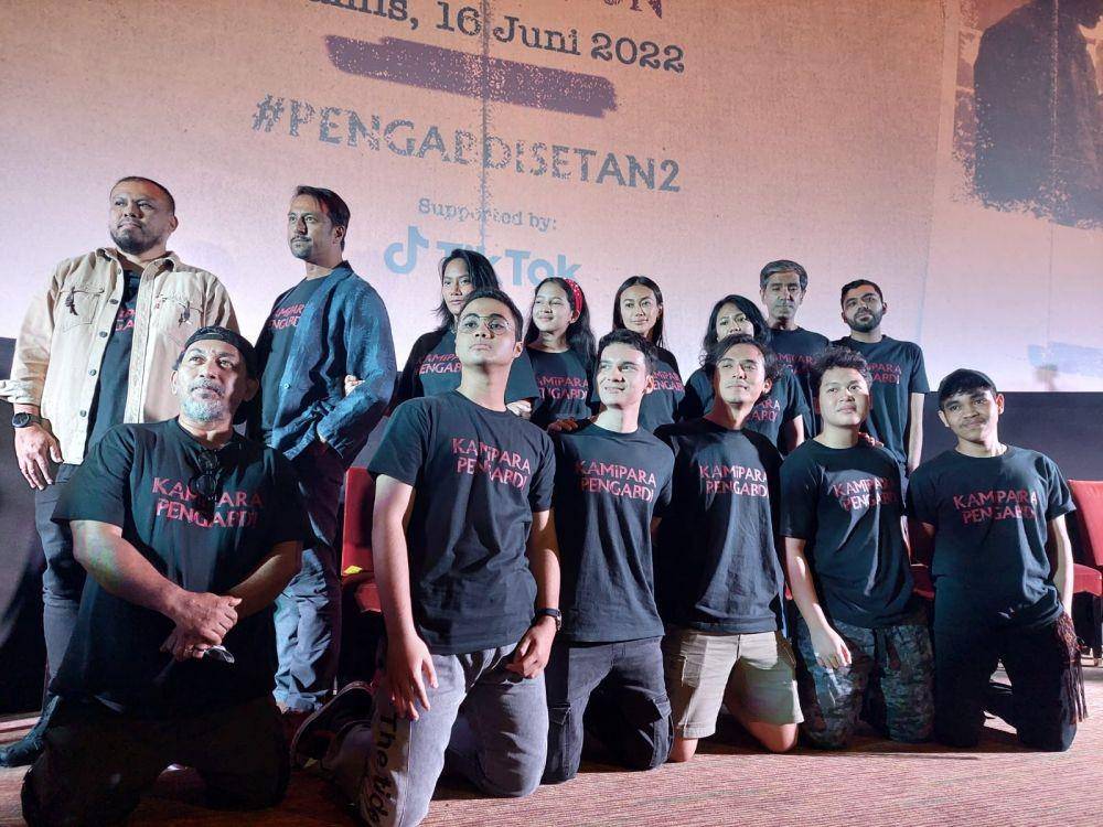 Sutradara, produser dan pemain Pengabdi Setan 2 di Epicentrum, Jakarta, pada Kamis (16/6/2022) (IDN Times/Erfah Nanda)
