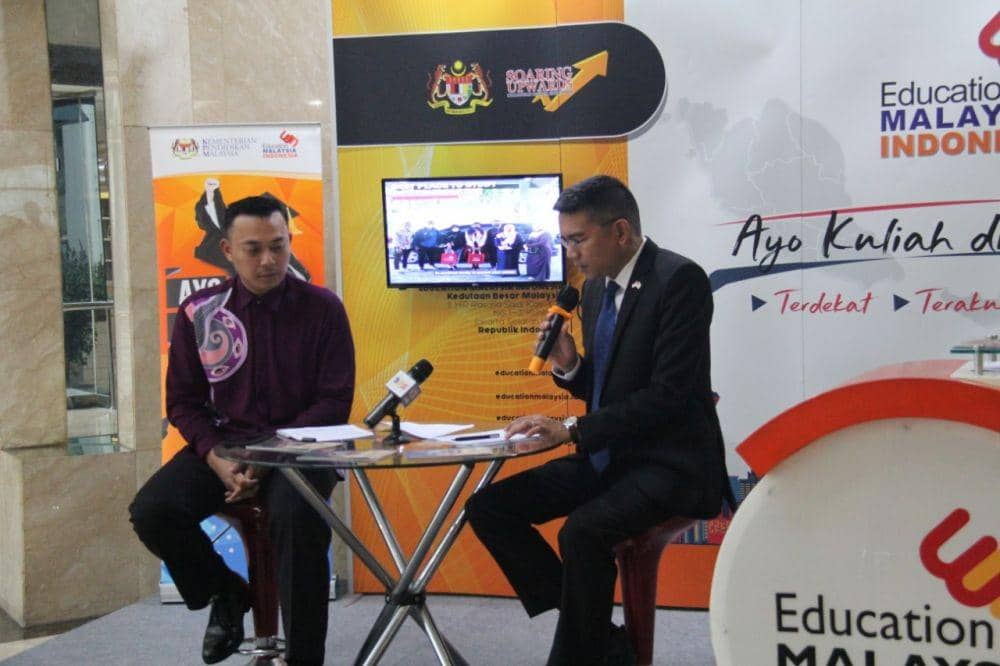 Pameran Pendidikan bertema “Ayo Kuliah Di Malaysia 2022” di Gedung Kedutaan Besar Malaysia Jakarta, Jl. H.R Rasuna Said yang diselenggarakan oleh Kedutaan Besar Malaysia Jakarta (KBMJ). 20 Juni 2022. (dok. Kedutaan Besar Malaysia Jakarta (KBMJ))