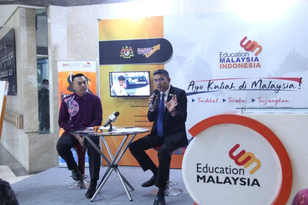 Pameran Pendidikan bertema “Ayo Kuliah Di Malaysia 2022” di Gedung Kedutaan Besar Malaysia Jakarta, Jl. H.R Rasuna Said yang diselenggarakan oleh Kedutaan Besar Malaysia Jakarta (KBMJ). 20 Juni 2022. (dok. Kedutaan Besar Malaysia Jakarta (KBMJ))