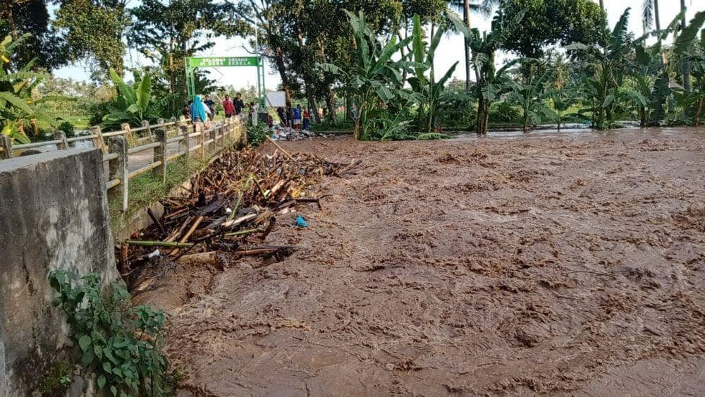 Air Sungai Meninting Meluap, Warga Diminta Waspada