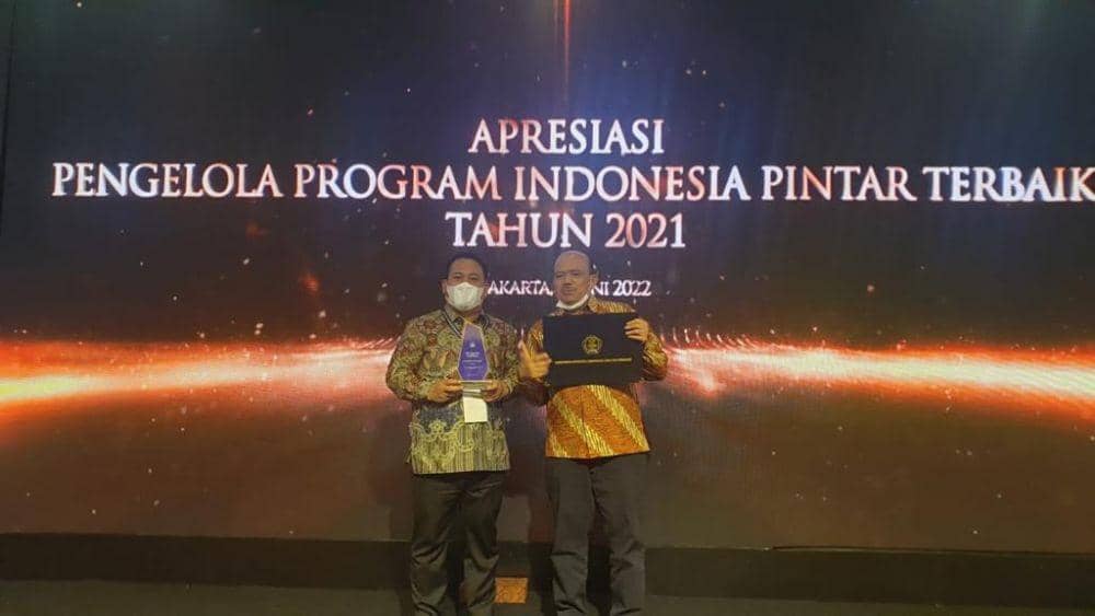 Unimed Terima Penghargaan Pengelola Program Indonesia Pintar Terbaik dari Kemendikbudristek (Dok. Unimed)