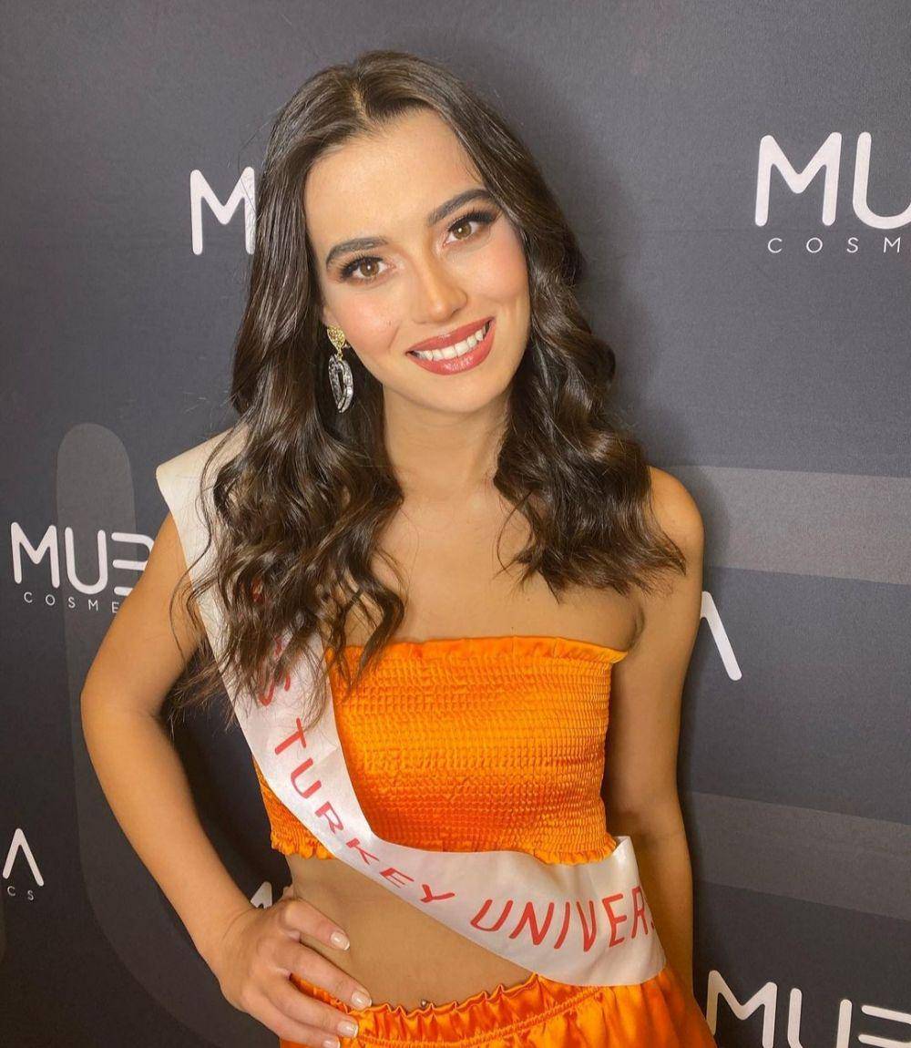 Cemrenaz Turhan (instagram.com/cemrenazturhan)