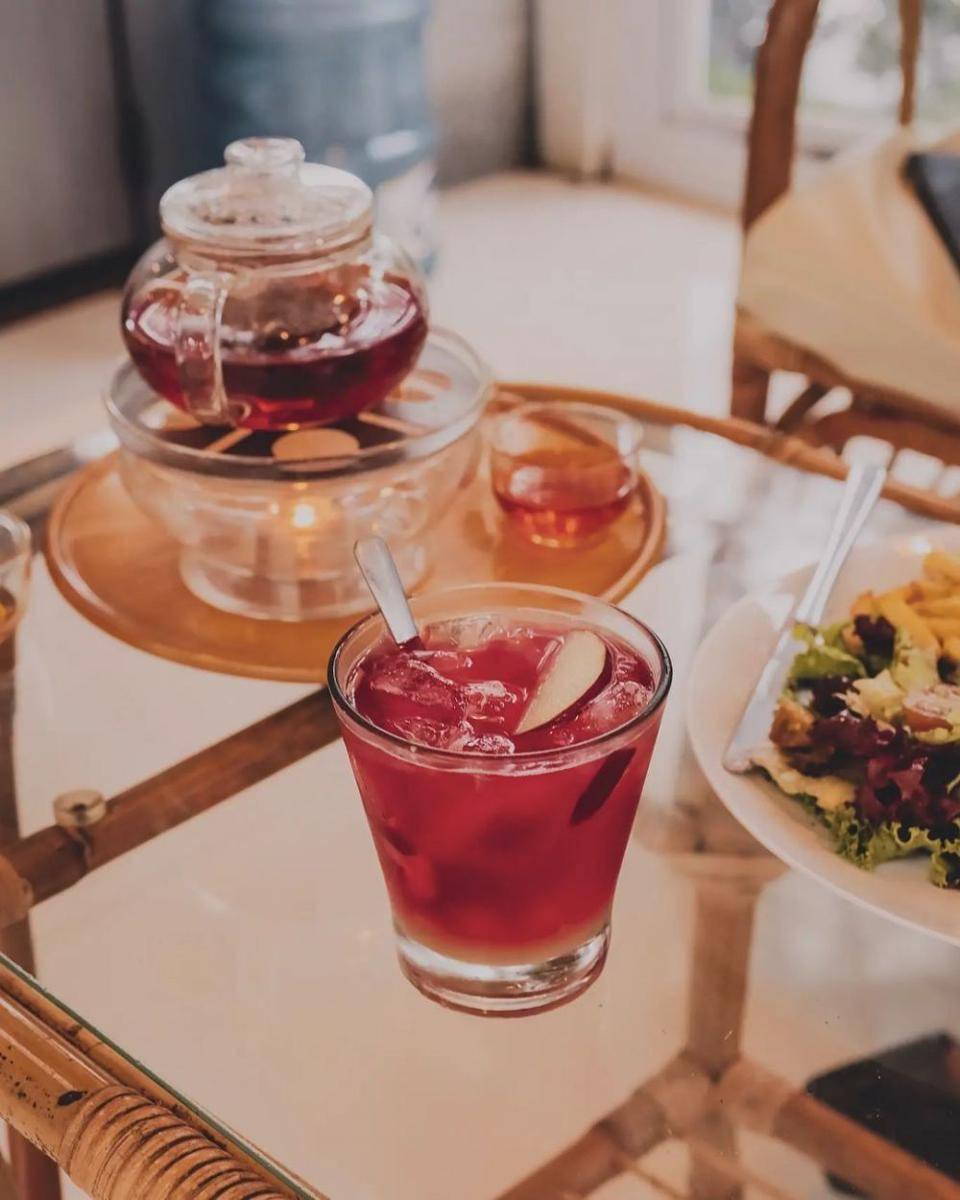 menu Edelweiss Cafe and Tea House Bandung (instagram.com/ edelweisscafe_)