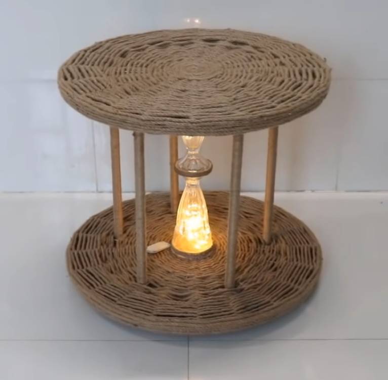 ilustrasi coffee table (youtube.com/DiY BiGBooM)