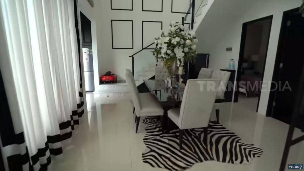 rumah Nikita Mirzani (YouTube.com/ TRANS7 OFFICIAL)